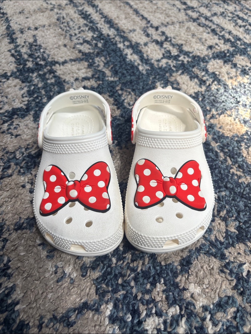 Disney Mini Mouse Crocs size 11 toddler
